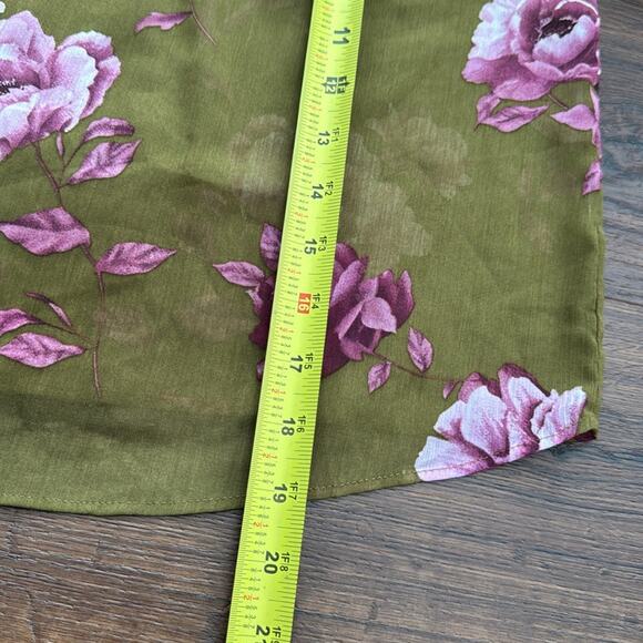 Forever 21 Pre loved gorgeous Floral Ruffle Top with long Sleeves. - Picture 10 of 10